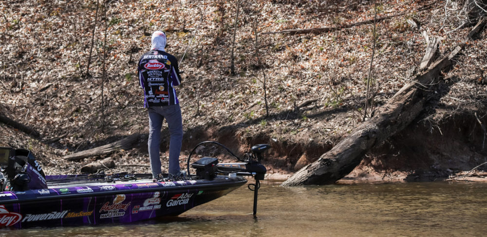 Image for Elimination Round Anglers Face a Different Challenge on Falls Lake