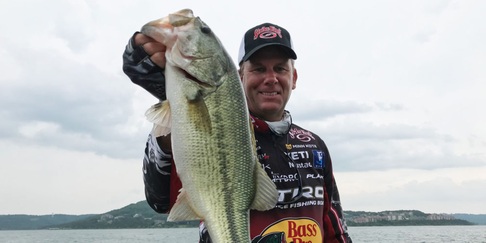 Marshall Robinson tops loaded Day 2 leaderboard with 92-8 on Dale Hollow -  Major League Fishing