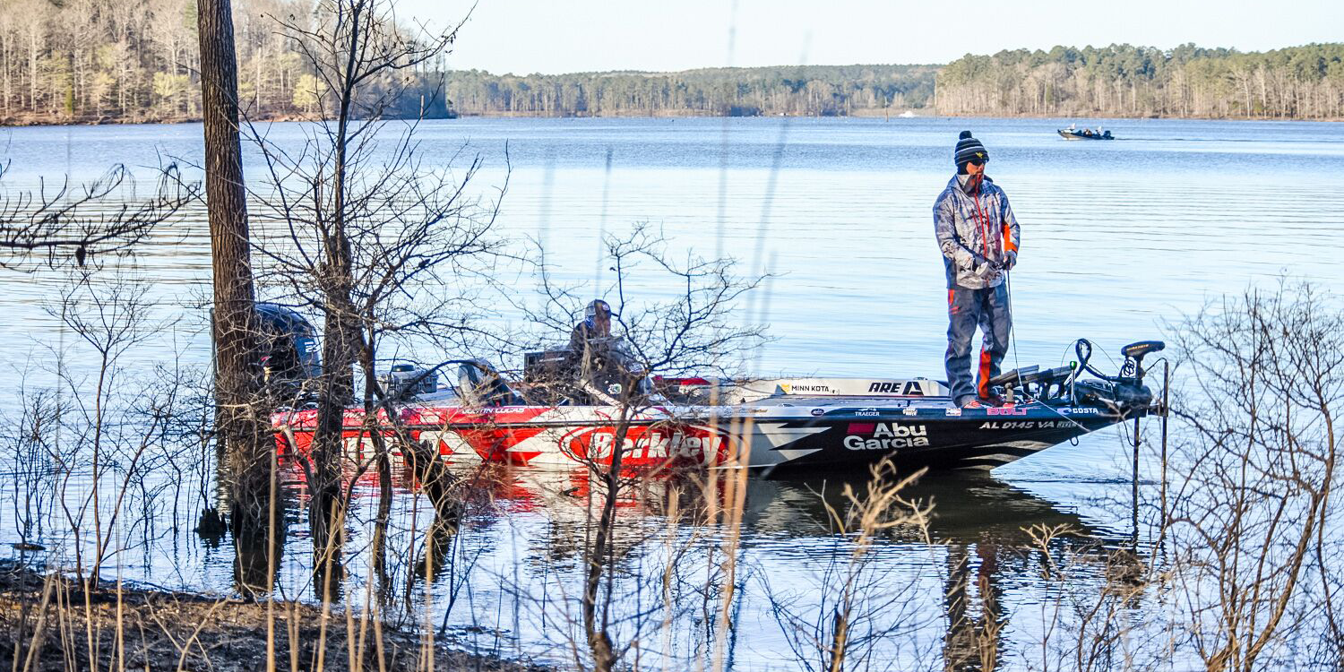 Slow Motion Topwater Blow Ups with Justin Lucas - Tackle Warehouse