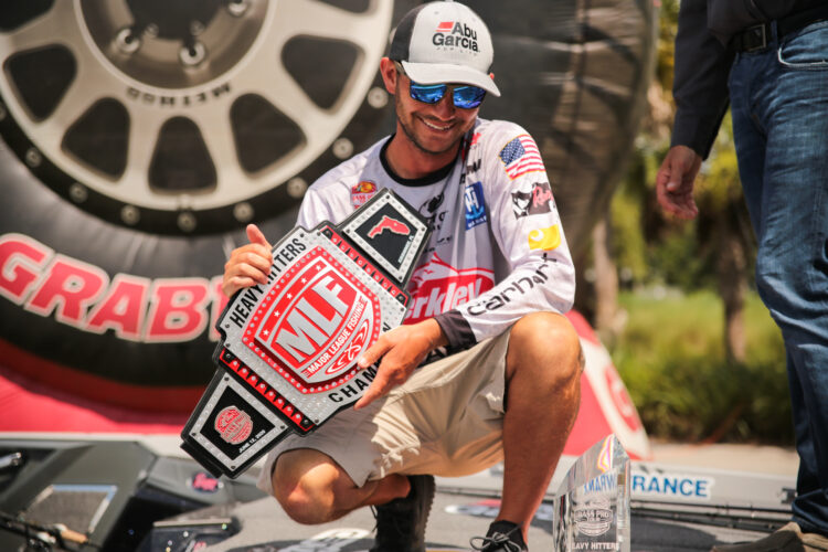 A Repeat Reels Lee a $200,000 Payday - Major League Fishing