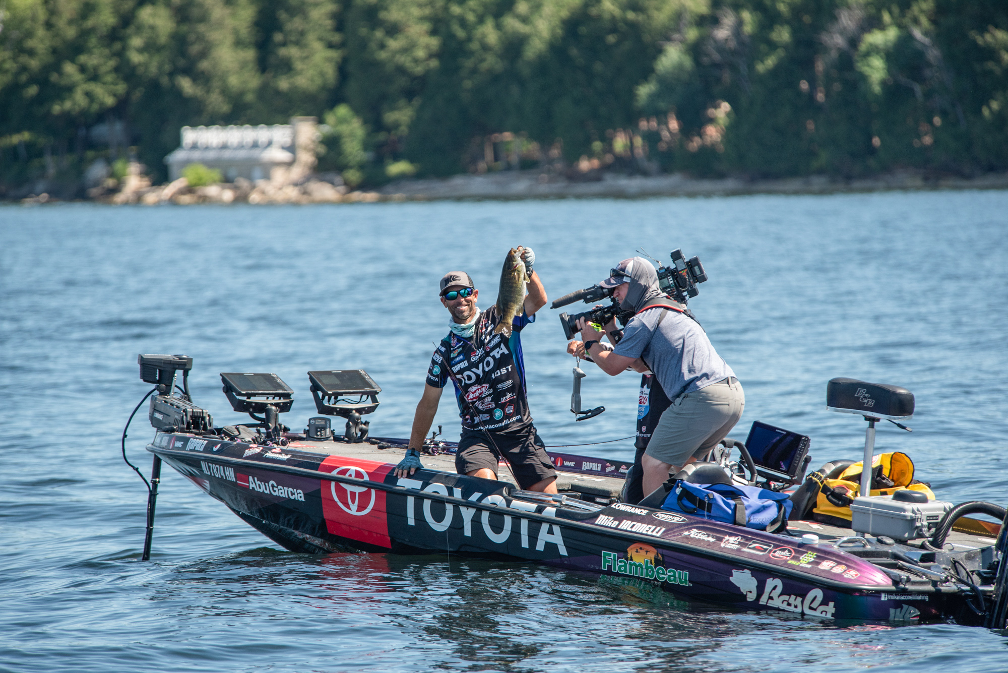 GALLERY: Mike Iaconelli's Hot Start - Major League Fishing