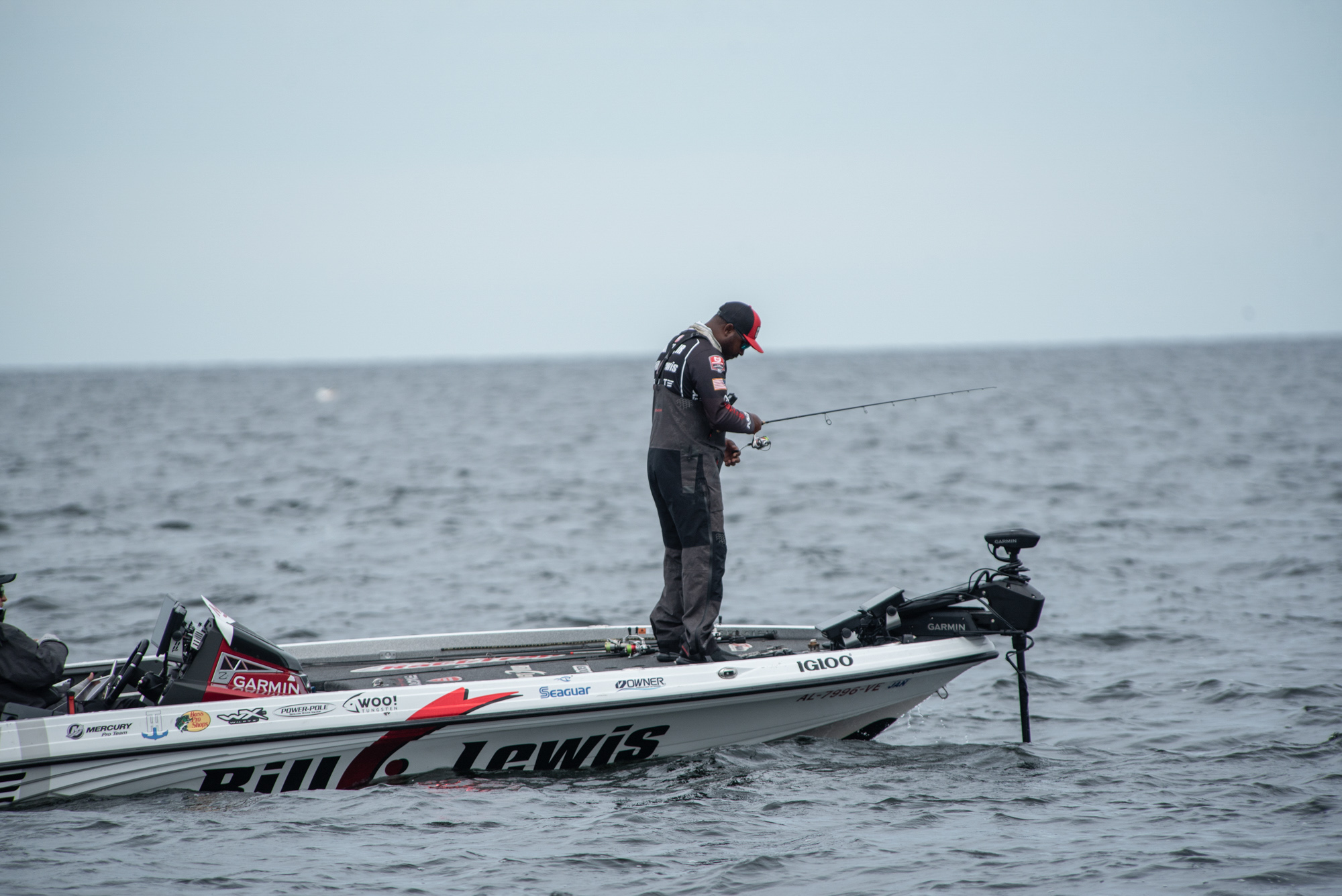Forward-Scanning Sonar Is a Difference-Maker for Offshore Smallmouth -  Major League Fishing