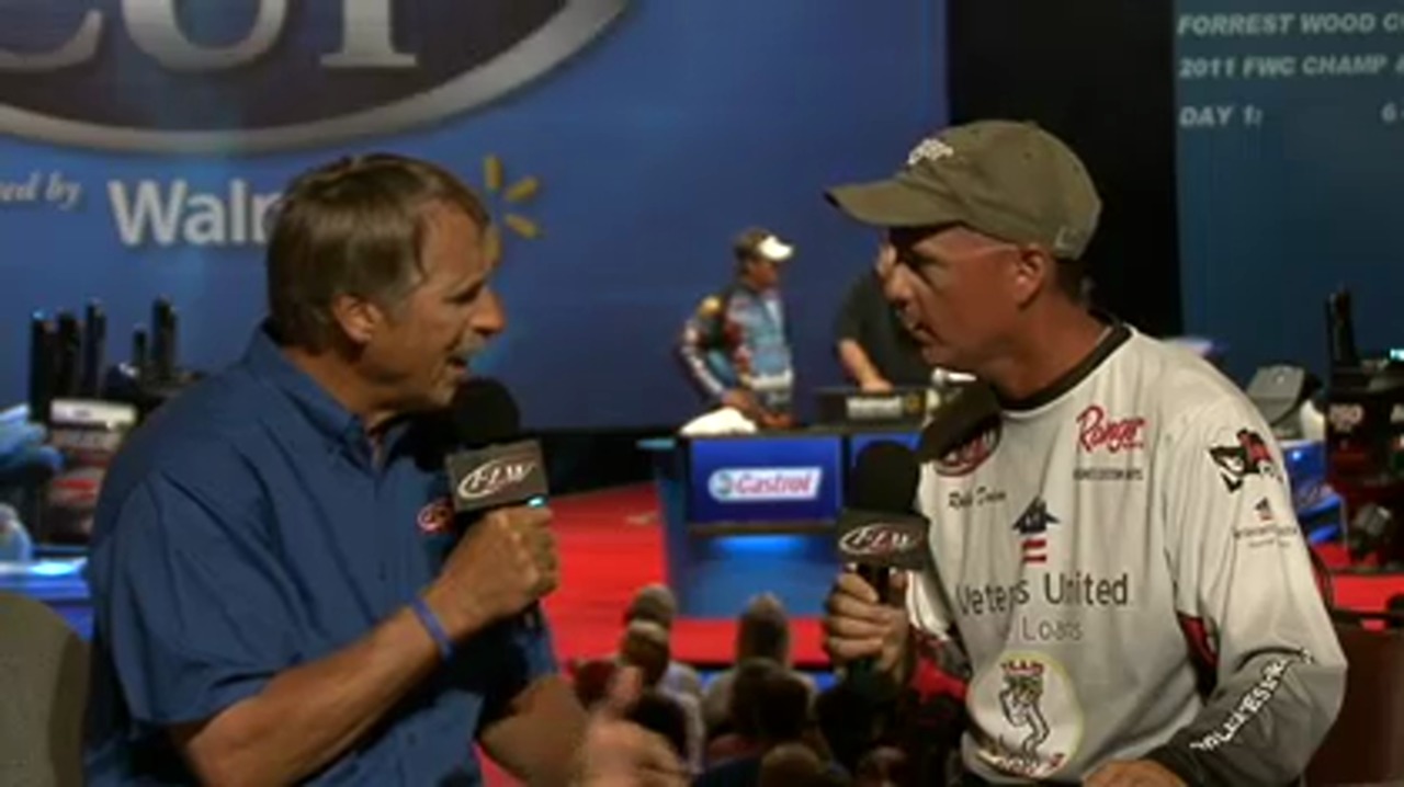 2013 FWC Day 2 Robbie Dodson With Hank Parker - Major League Fishing