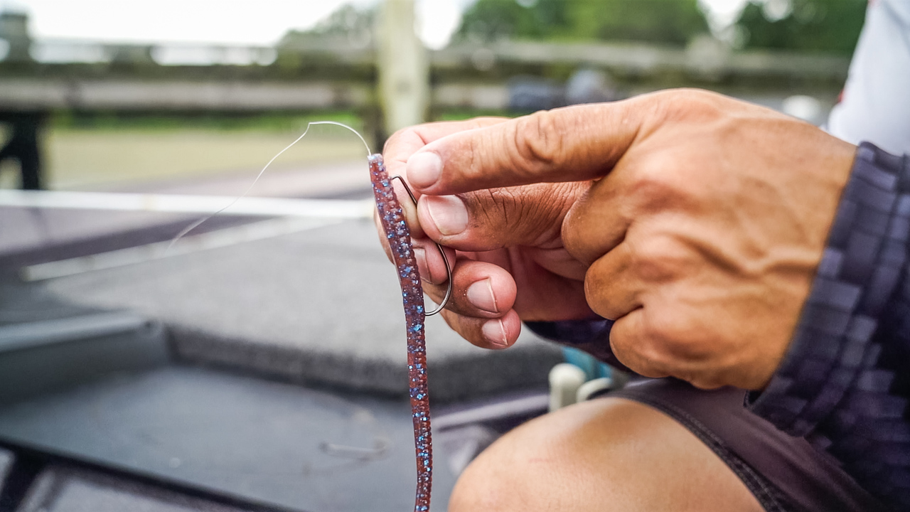 simple-tricks-for-a-floating-worm-major-league-fishing