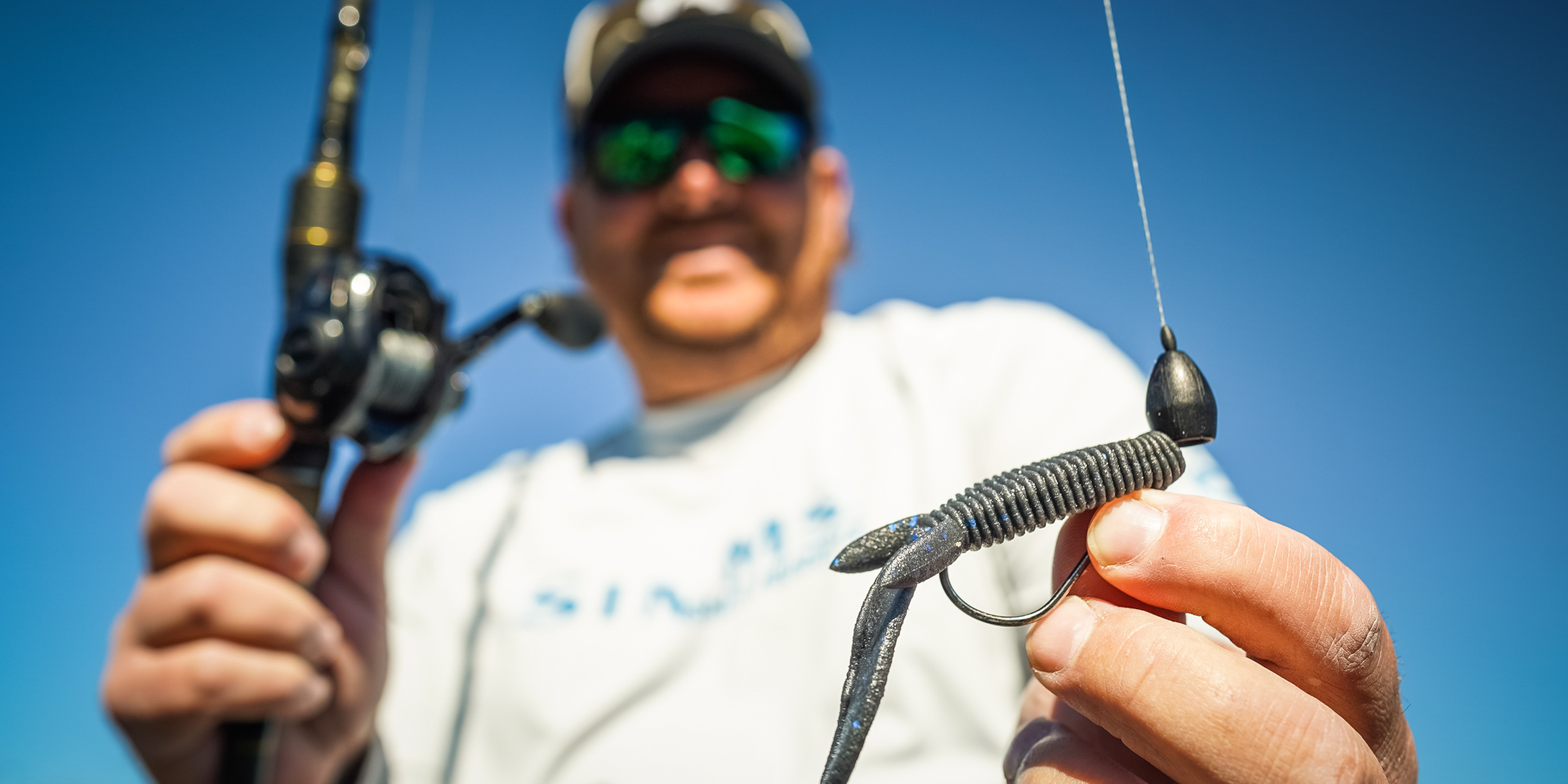 How to tie a punching or flipping rig for bass 