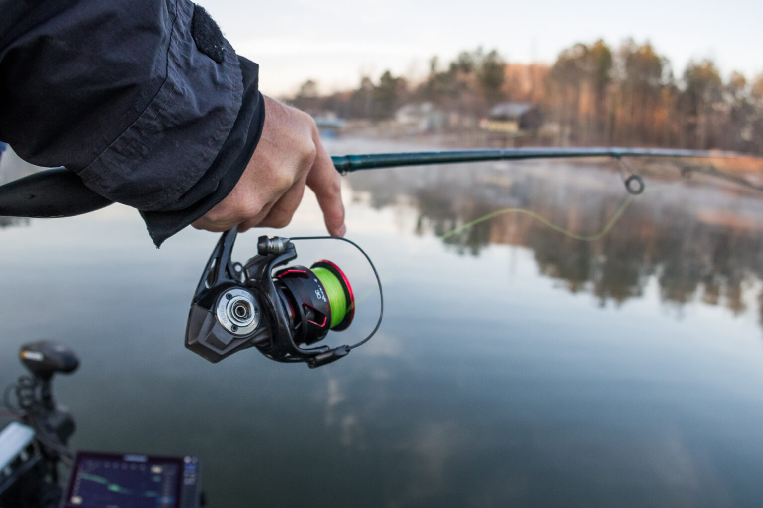 Exploring Smith Lake with Wiggins - Major League Fishing