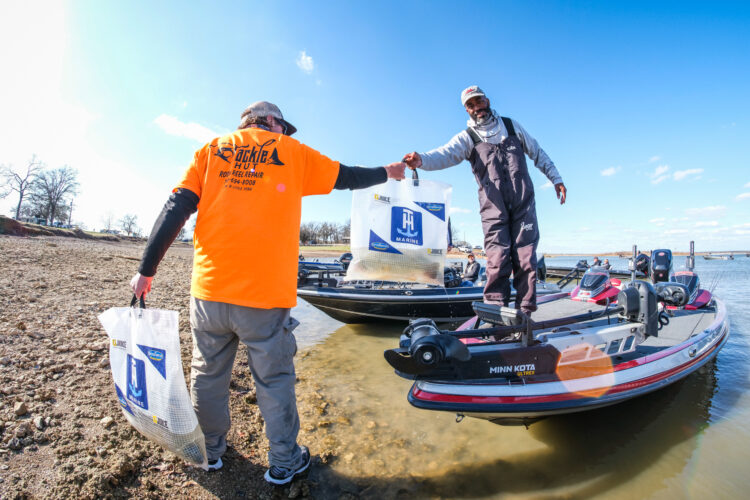 Image for GALLERY: Toyota Series Southwestern Division, Lake Texoma, Day 1 Weigh-In