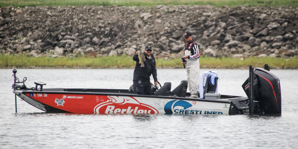 Image for John Cox Leads Group B with 99 pounds on the St. Lawrence