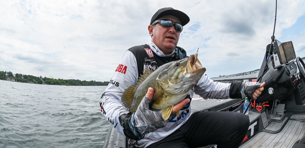 Watson's Approach to the Weightless Worm - Major League Fishing