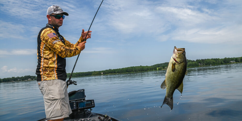 Image for Matt Lee Lets It Rip on Bass Pro Tour Day 1 on Lake Champlain
