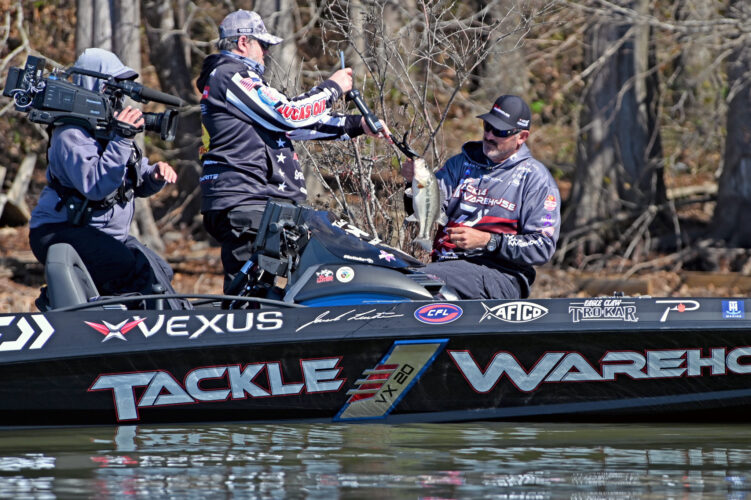 Image for Lintner Runs Away with Group B Qualifying Round Win at MLF Bass Pro Tour B&W Trailer Hitches Stage One Presented by Power-Pole