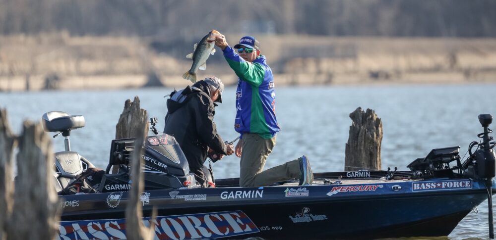 Alton Jones Leads Group B Qualifying Round at MLF Bass Pro Tour Toro Stage  Two on Lake Fork Presented by Grundéns - Major League Fishing