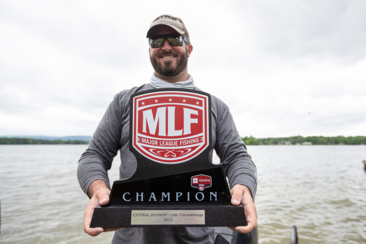 Image for GALLERY: See the Final Weigh-in at Chickamauga