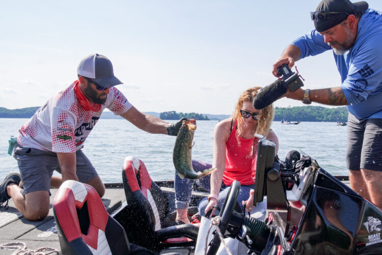 Image for GALLERY: Heavy Limits Weighed After Day 1 Smashfest on Guntersville
