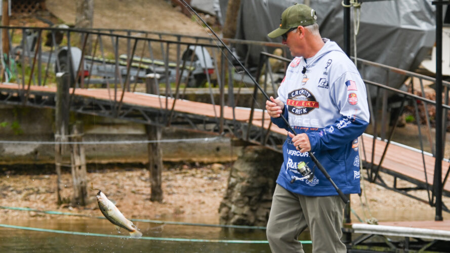 Image for Coulter Claims Early Lead as Action Gets Underway on Watts Bar