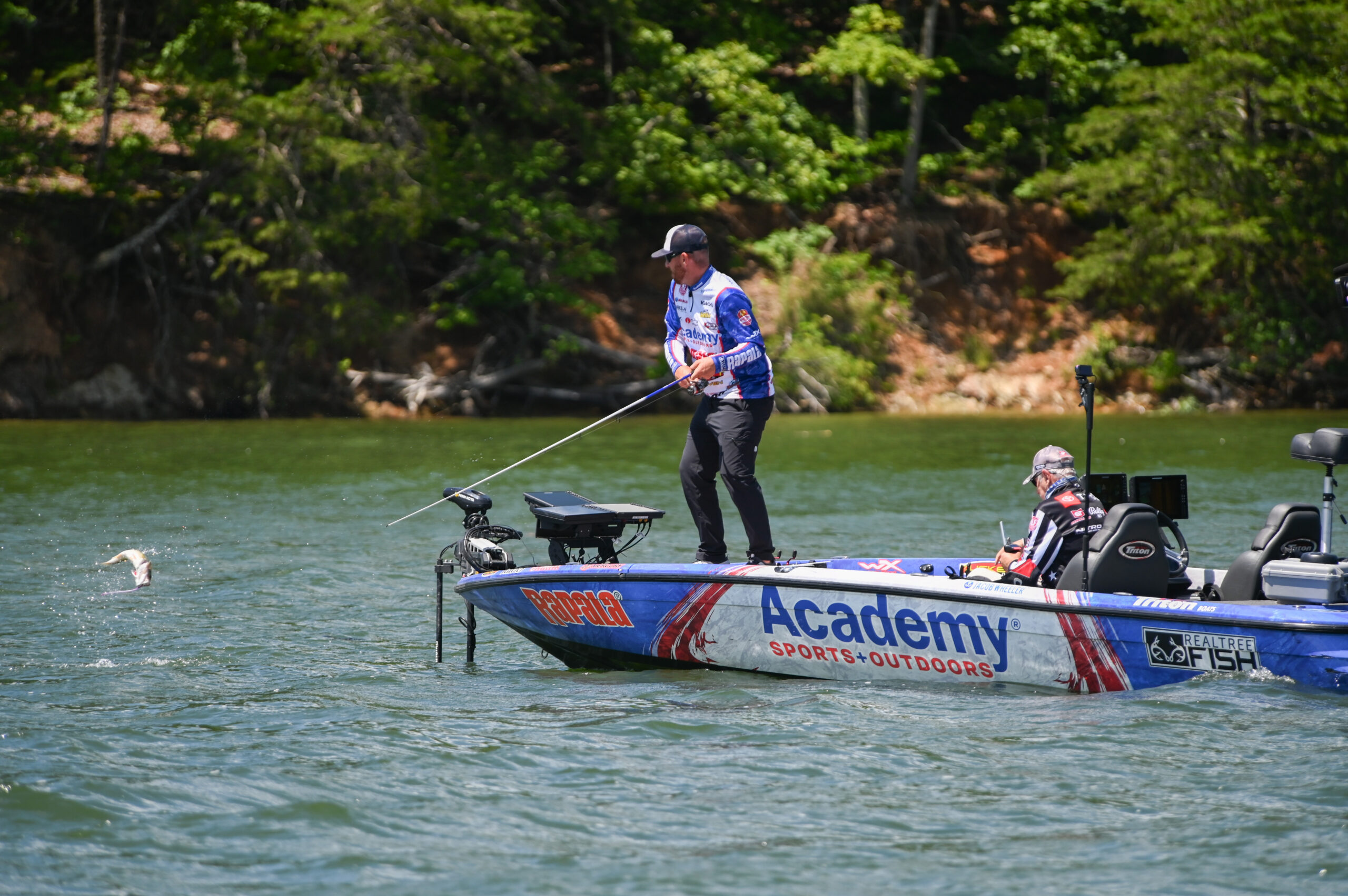 New Jersey BFL Angler Wins Major League Fishing – Favorite Fishing Boat  Giveaway Sweepstakes – Anglers Channel
