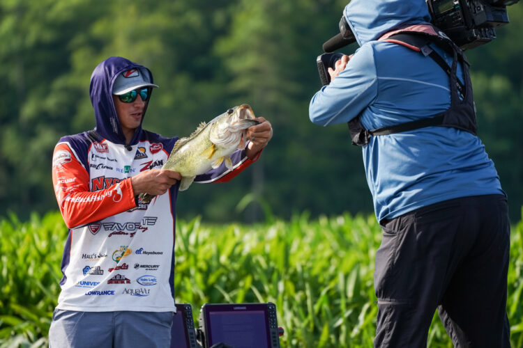 Image for GALLERY: Tracking Down James River Giants on Day 2