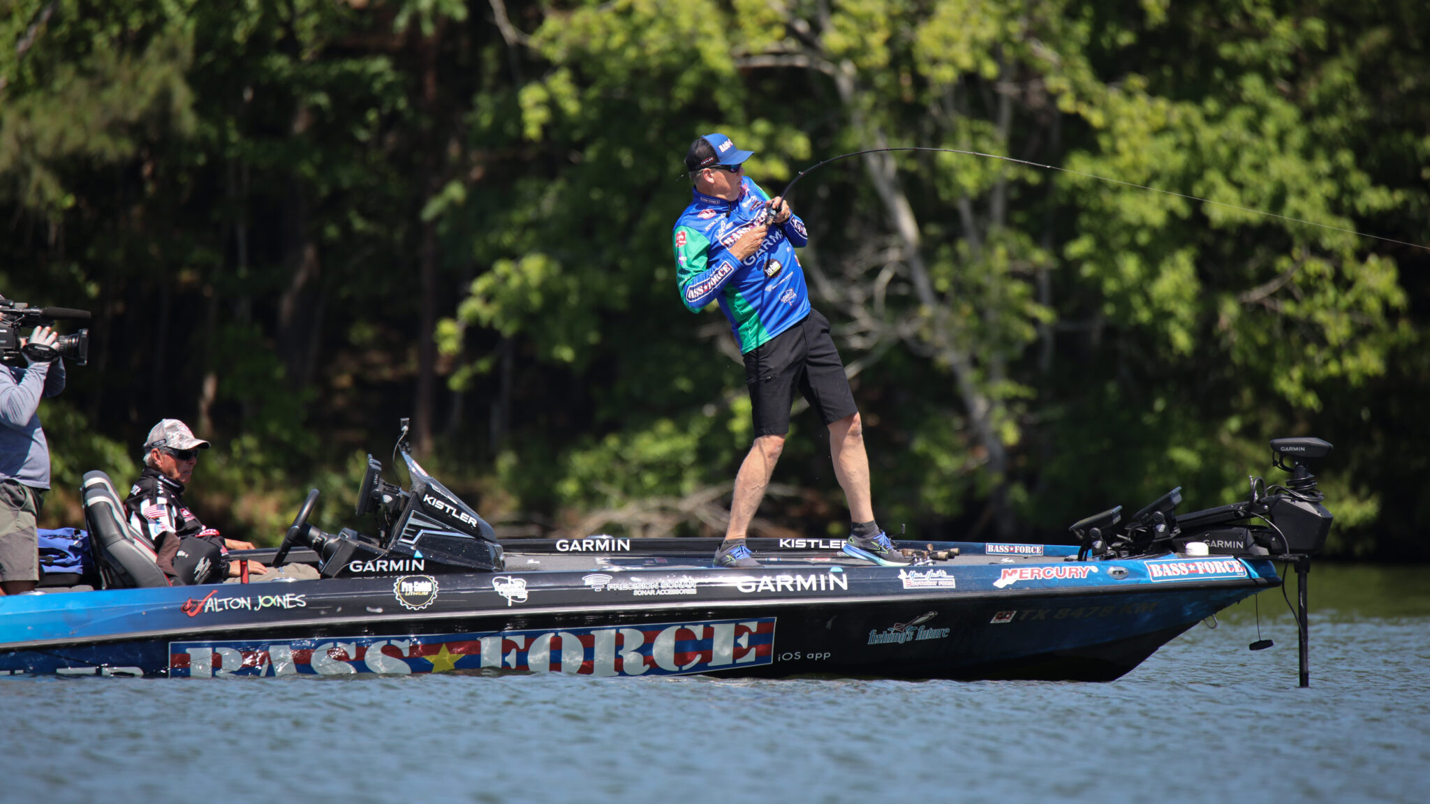 Alabama's Ryan Salzman Earns First MLF Bass Pro Tour Win at General Tire  Stage Five on Watts Bar Lake Presented by Covercraft