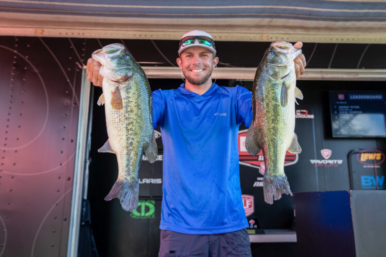 Image for GALLERY: Weigh-in on Championship Saturday at the Potomac River