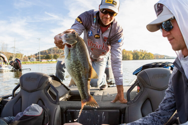 Image for GALLERY: Guntersville weigh-in sets roster for Championship Saturday