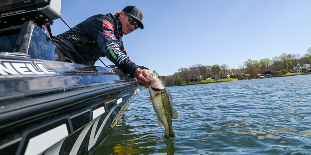 Connell adds last-second upgrade, leads REDCREST after Day 1 - Major League  Fishing