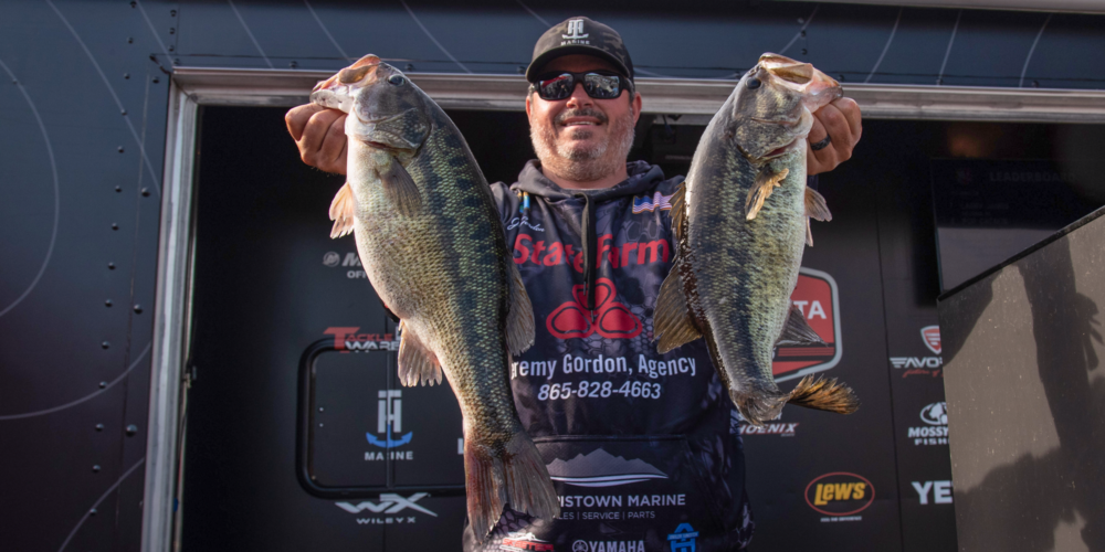 Image for Gordon grabs Smith Lake lead with 18 pounds on Day 1