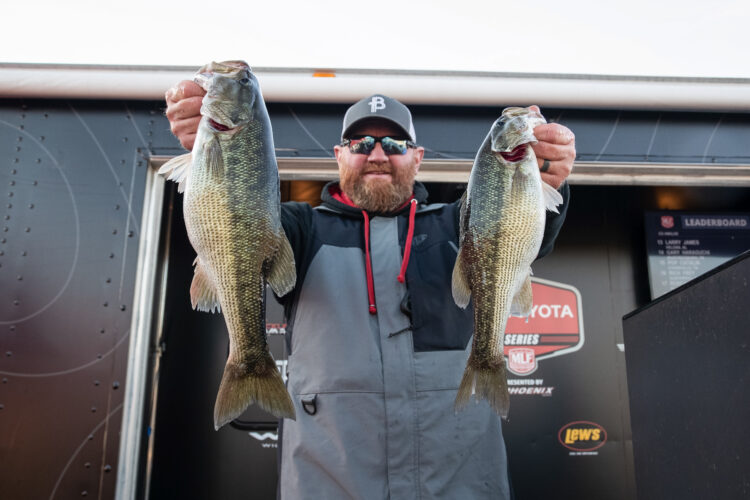 Image for GALLERY: Spots galore on Day 1 at Smith Lake