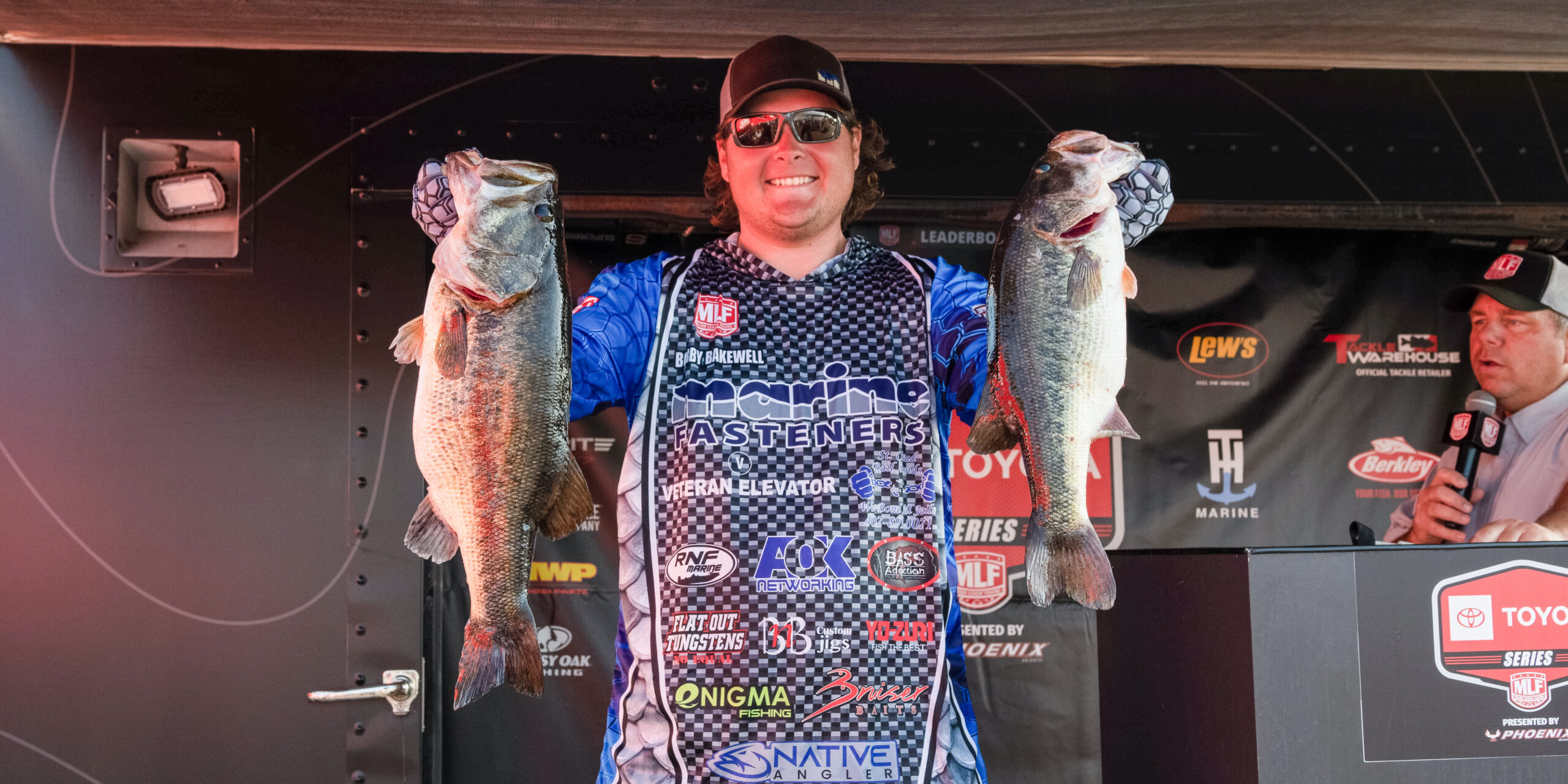 Bakewell racks up 23-2 on tough Day 1 at Lake Okeechobee, Crowder second  with 21-8 - Major League Fishing