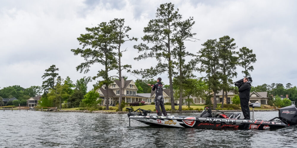 Image for Lake Murray is shaping up to be a shallow-water slugfest for Bass Pro Tour Stage Three