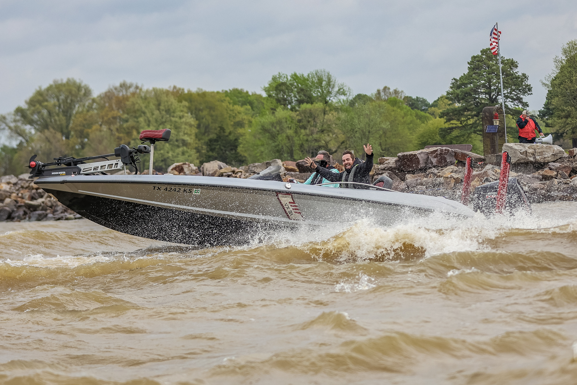 GALLERY: Weather change greets Toyota Series anglers on Day 2 at Dardanelle  - Major League Fishing
