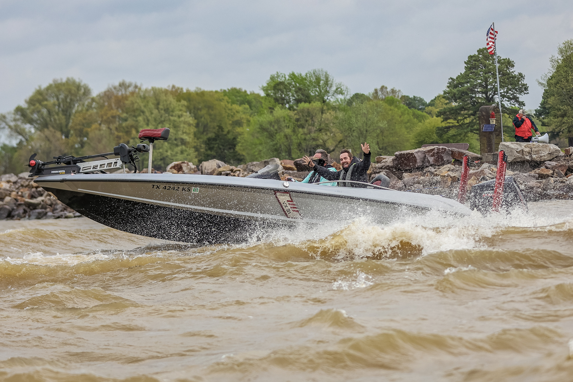 J.D. Martinez Works on a Custom Boat & Looks for a New Tree