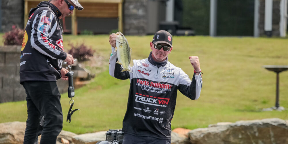 Image for Sprague leads Knockout Round at Fox Rent A Car Stage Three on Lake Murray Presented by Mercury