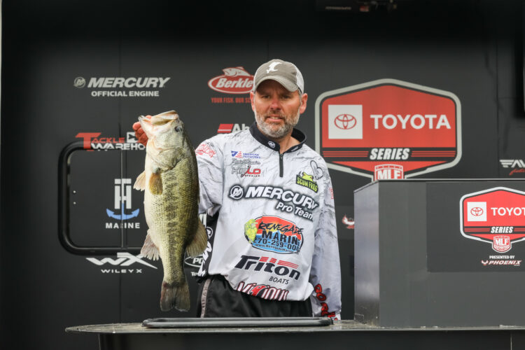 Image for GALLERY: Tumultuous leaderboard on Day 2 at Chickamauga