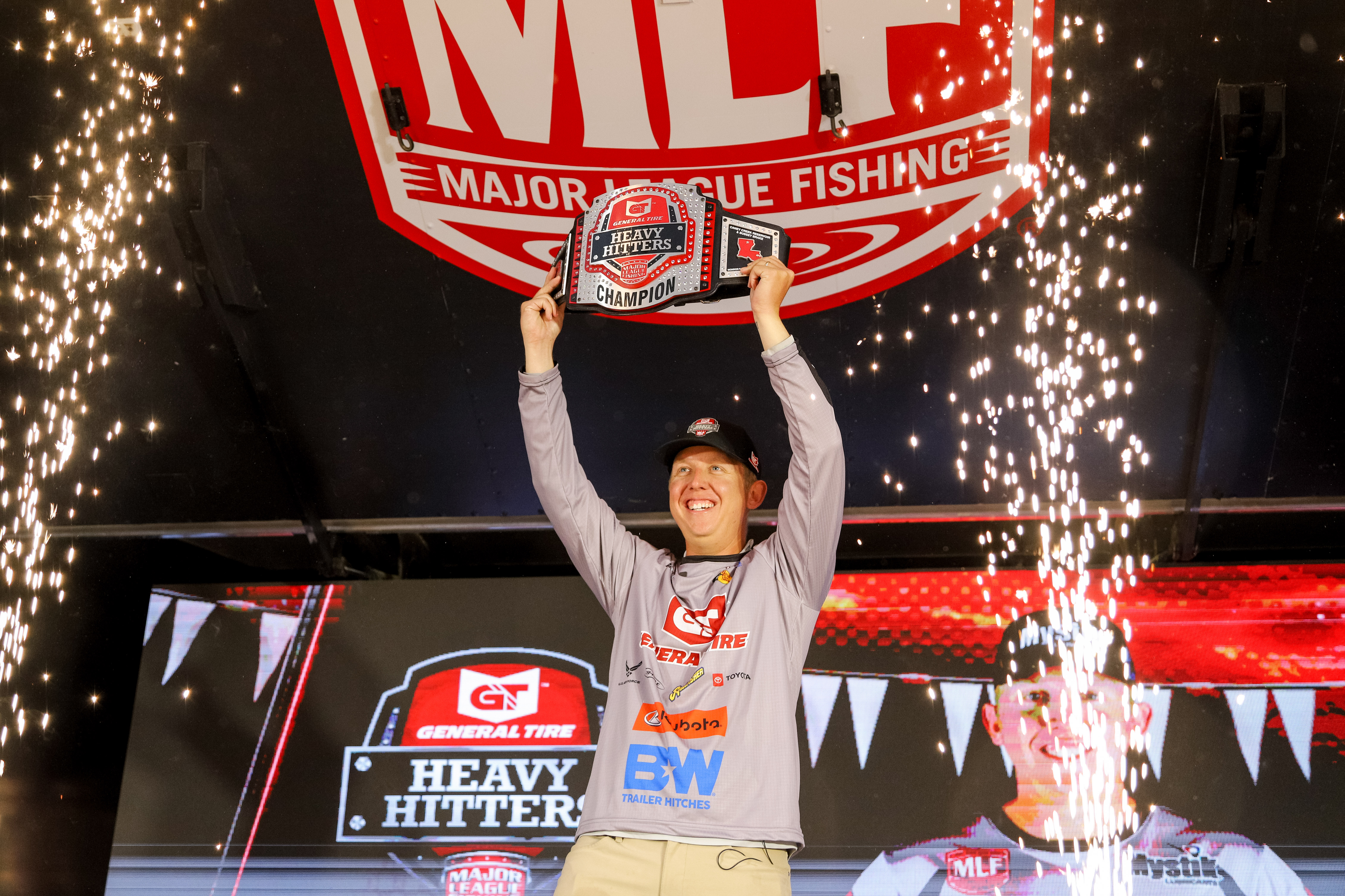 Jones Jr. wins General Tire Heavy Hitters Presented by Bass Pro Shops to  earn $100K, Thrift catches $100K Big Bass - Major League Fishing