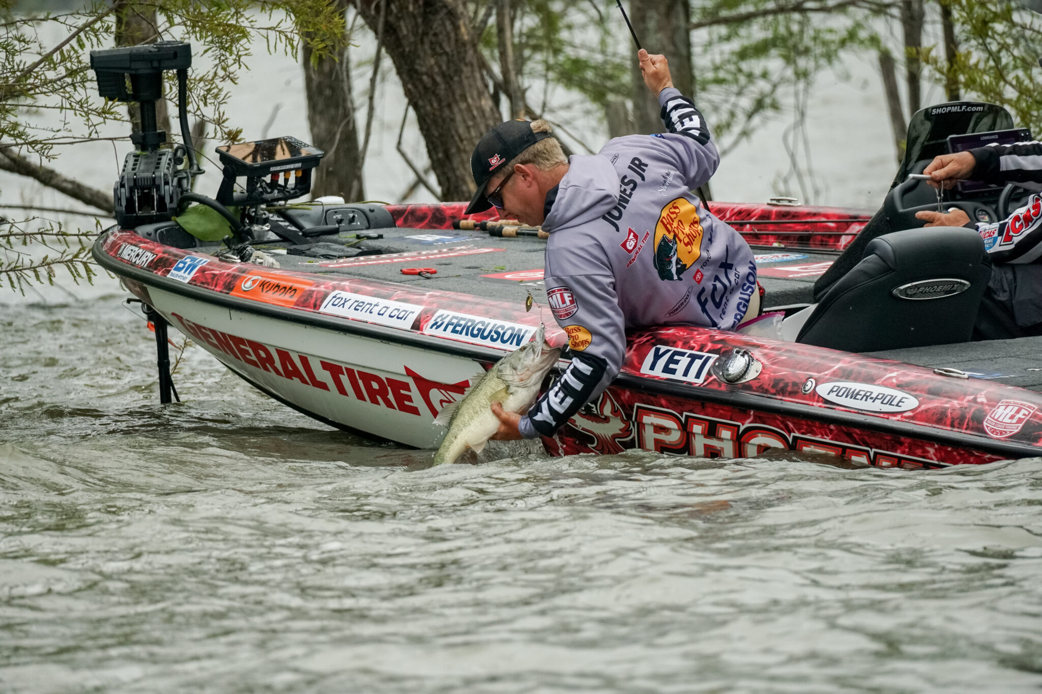 TOP 10 BAITS & PATTERNS How the best of Heavy Hitters caught ‘em on