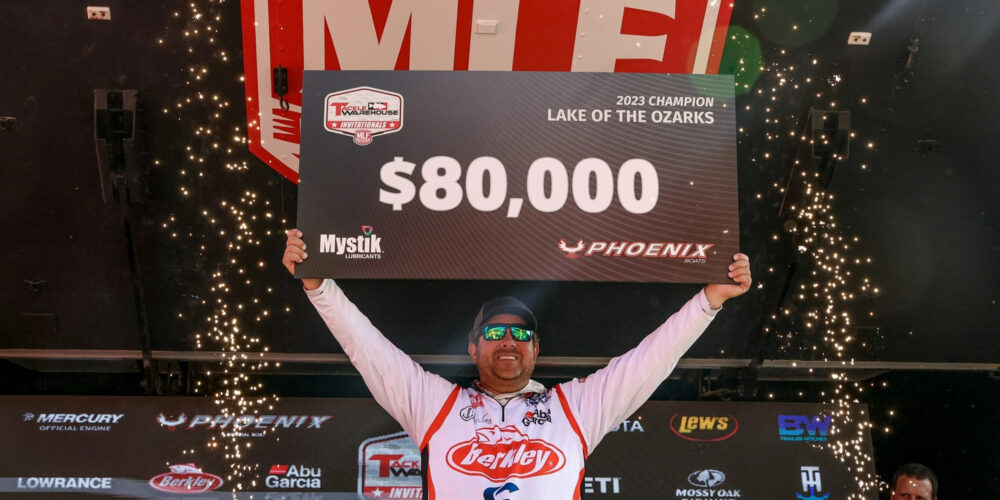 Image for John Cox Holds on To Win Phoenix Boats Stop 4 at Lake of the Ozarks Presented by Mystik Lubricants