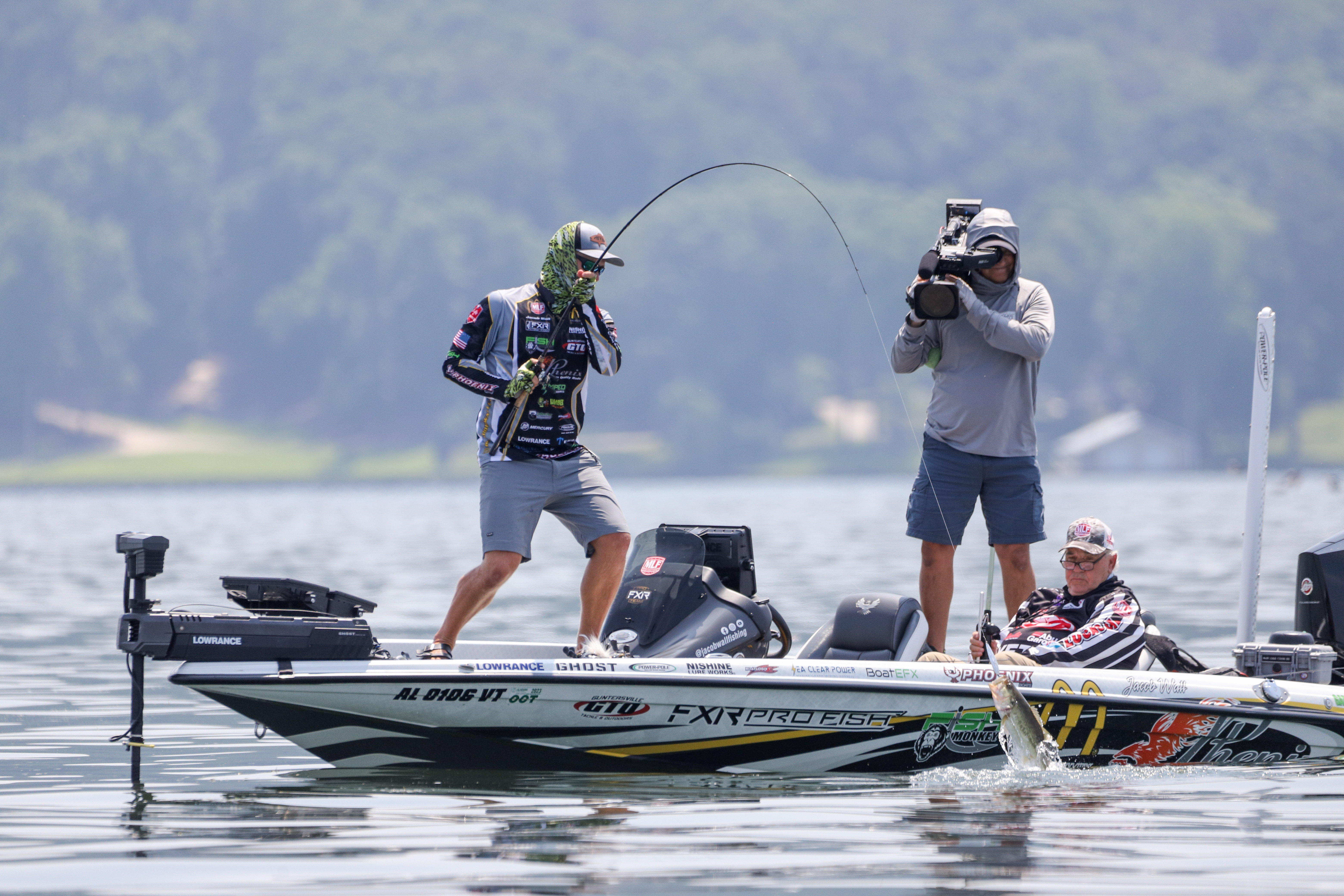 Local favorite Jacob Wall takes Day 1 lead at Bass Pro Tour Toro Stage Four  on Lake Guntersville Presented by Bass Cat Boats - Major League Fishing