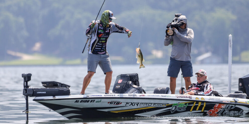 Image for Wall wallops 26-8 on Guntersville, jumps out to Day 1 lead