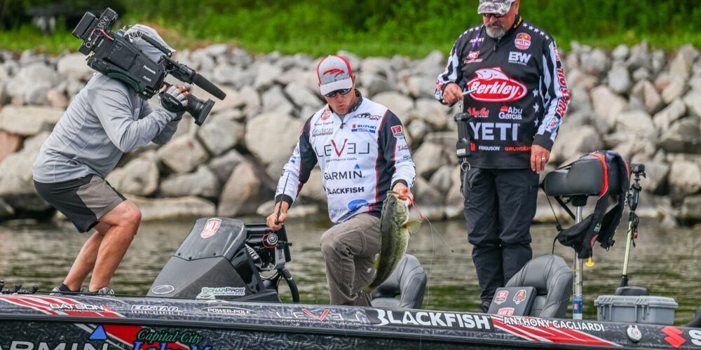 MASTERS SERIES: John Murray on the Versatility and Effectiveness of the  Drop-Shot - Major League Fishing