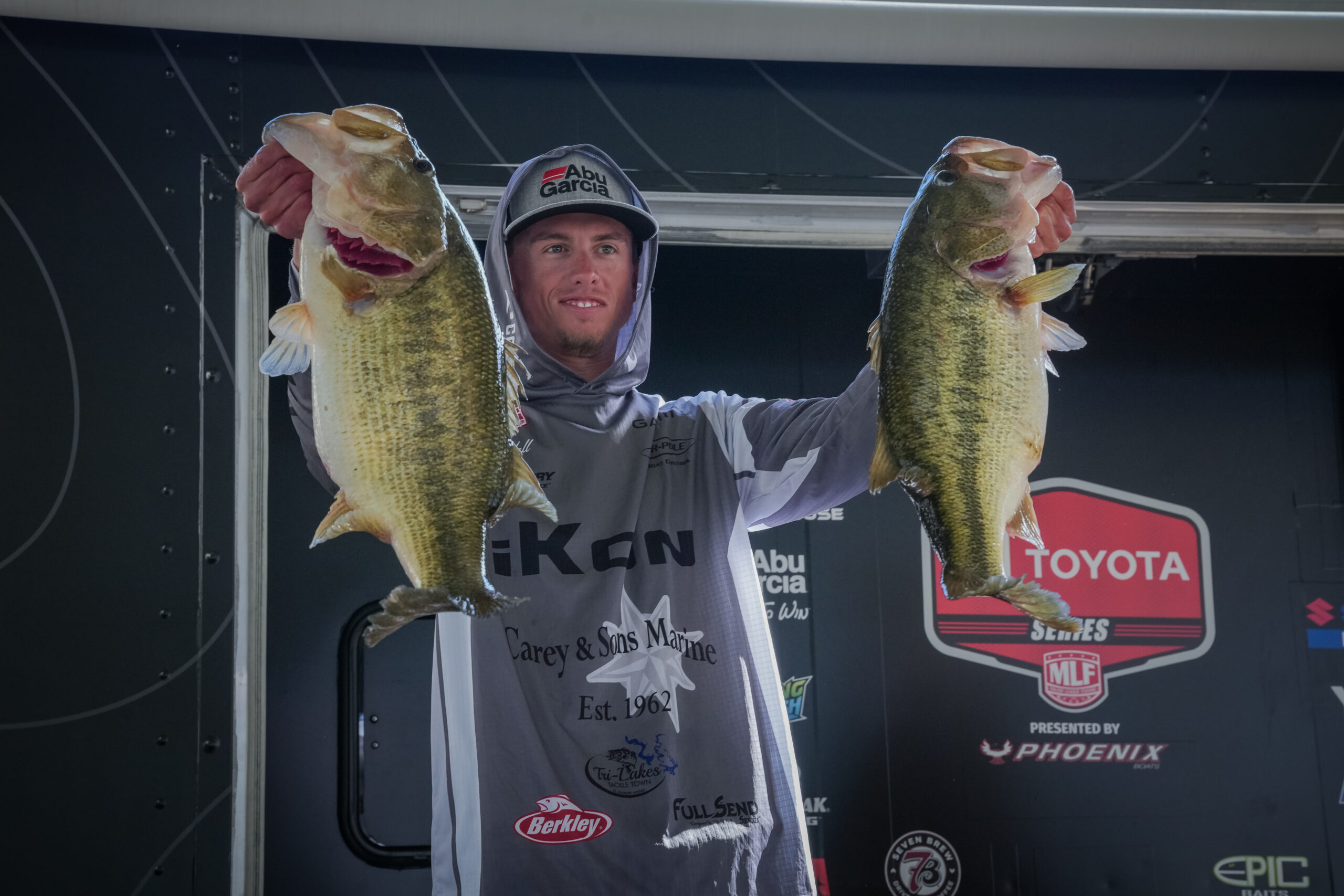 GALLERY: Turnover and big bass at the Day 2 weigh-in - Major League Fishing