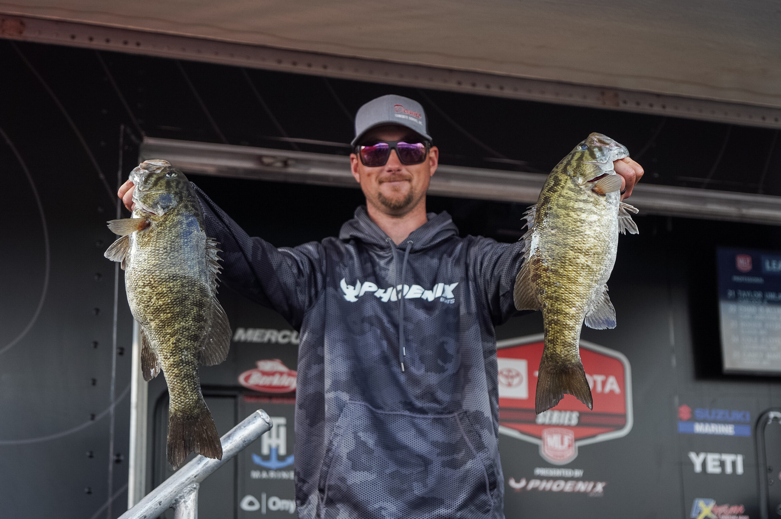 Lawrence goes wire-to-wire again on Kentucky Lake - Major League Fishing