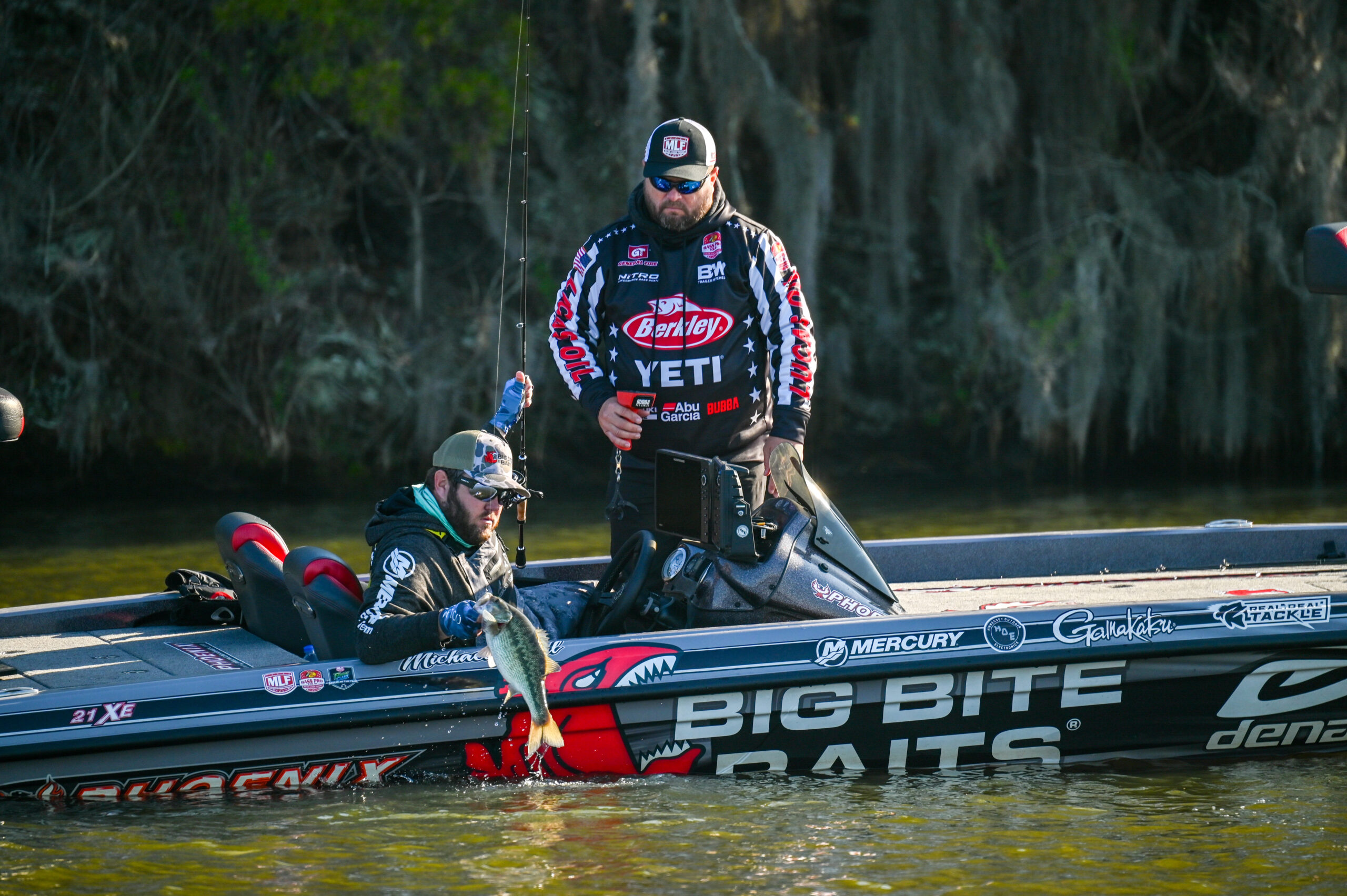 Neal races to Day 1 lead at REDCREST - Major League Fishing