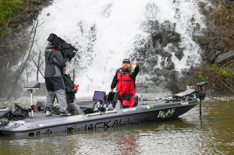 PATTERN INSIDE THE PATTERN: Lee's St. Clair win boiled down to following  his gut, taking a gamble - Major League Fishing