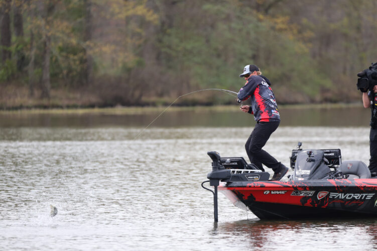 PATTERN INSIDE THE PATTERN: Lee's St. Clair win boiled down to following  his gut, taking a gamble - Major League Fishing