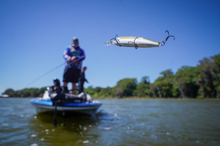 GALLERY: Chasing the bite on the chain - Major League Fishing