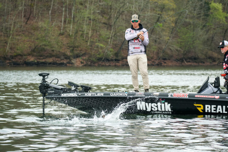 LIVE BLOG: Powroznik Pushes Ahead to First in Period 3 - Major League  Fishing