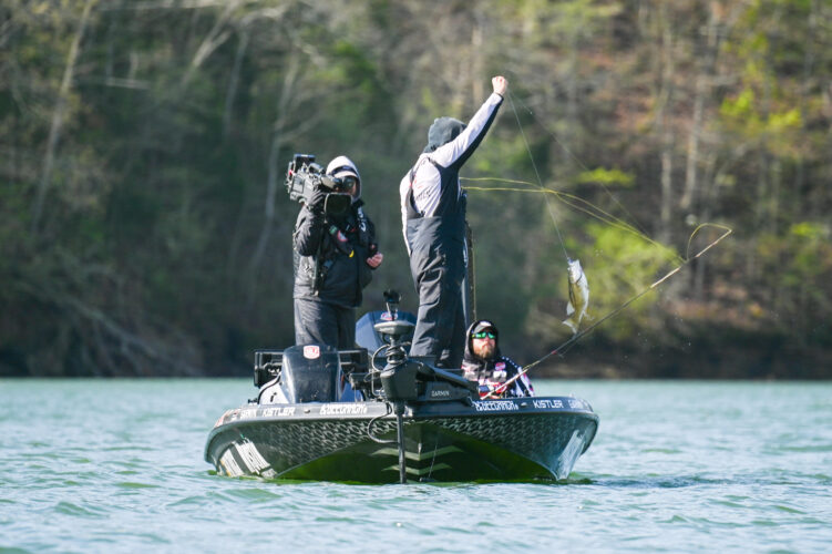 Jordan Lee Keeps it Simple (but Effective) With a 10-Foot Kayak - Major  League Fishing