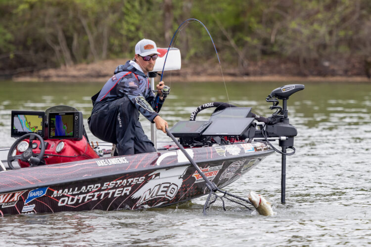 Big Bass Day - Chatterbait Fishing Michigan - Catching Largemouth in the  Canoe. 