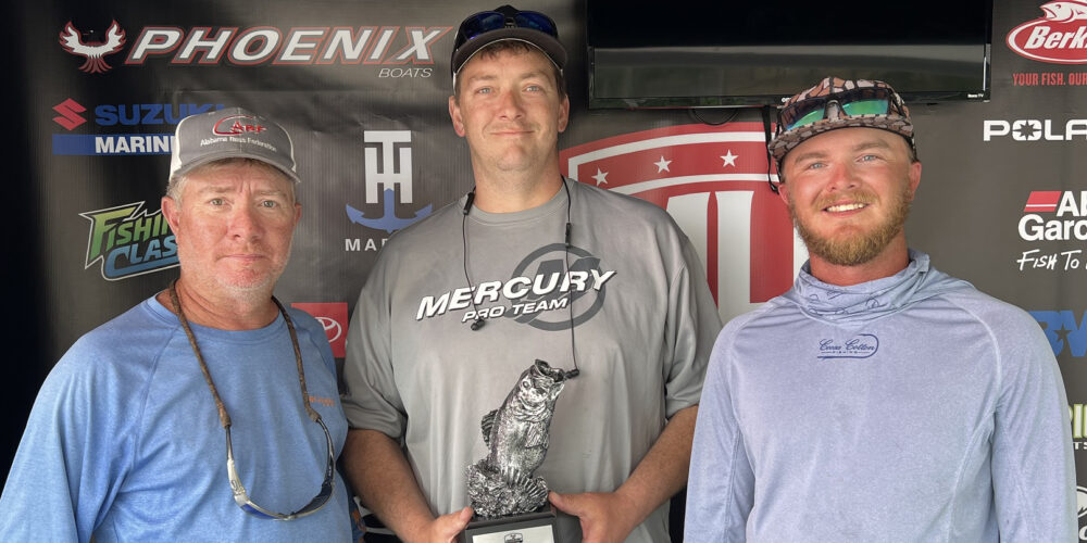 Image for Robinson and Davenport tie for the win at Phoenix Bass Fishing League event at Lake Mitchell