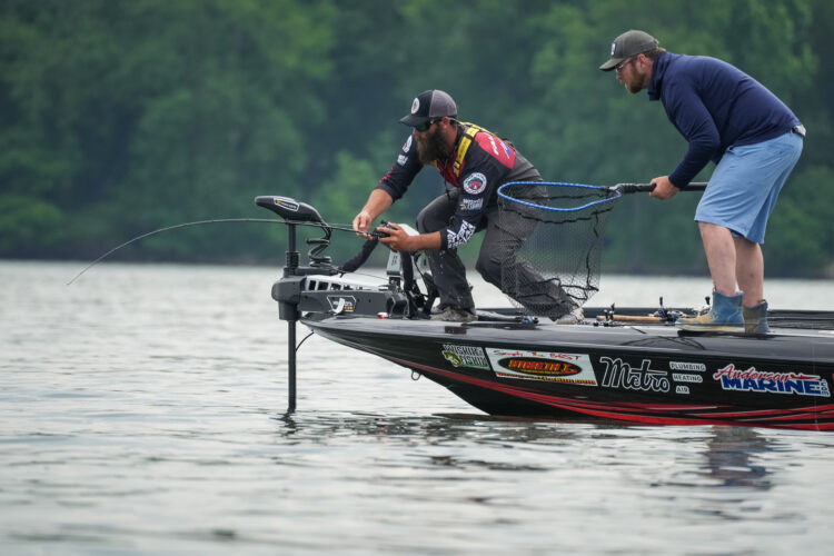 Image for GALLERY: Clawing for the cut on Day 2 at Chickamauga